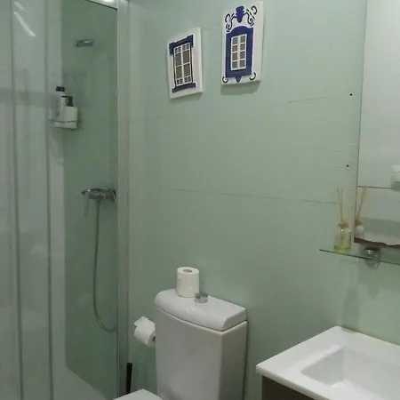 Turquoise - Tram 28 Starting Location Apartment Lissabon