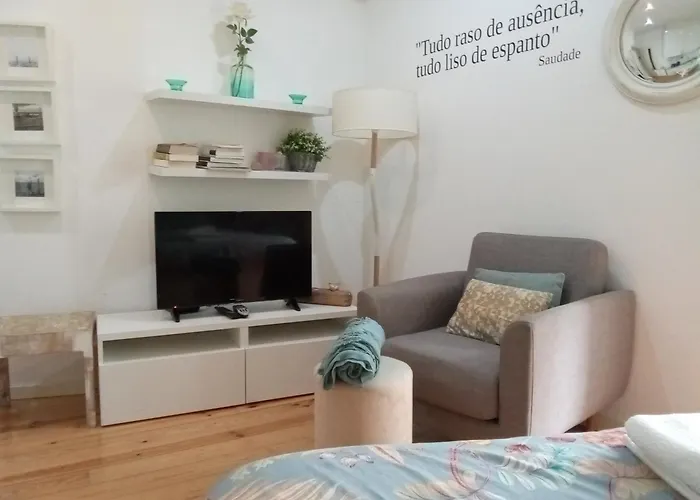 Turquoise - Tram 28 Starting Location Apartamento Lisboa