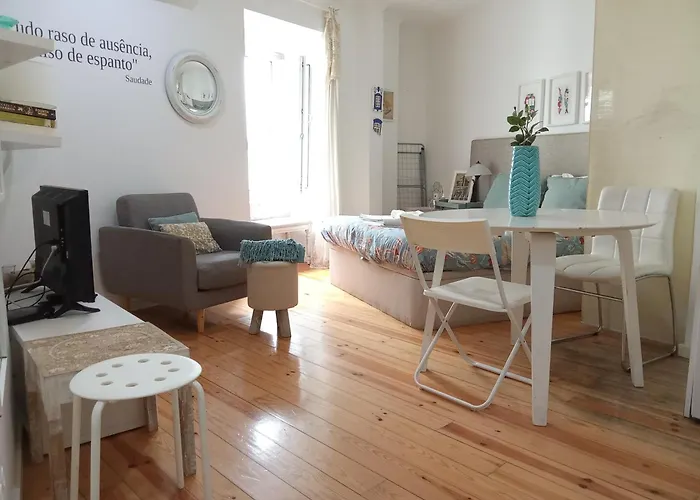 Turquoise - Tram 28 Starting Location Apartamento *