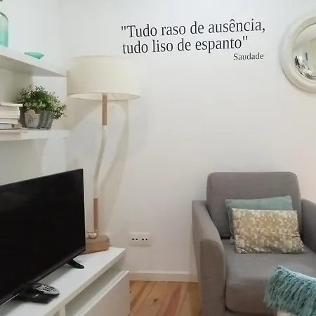 Turquoise - Tram 28 Starting Location *